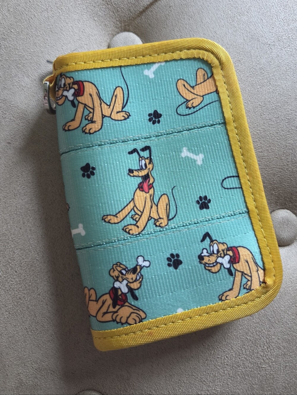 Harveys Pluto Fun Size Wallet